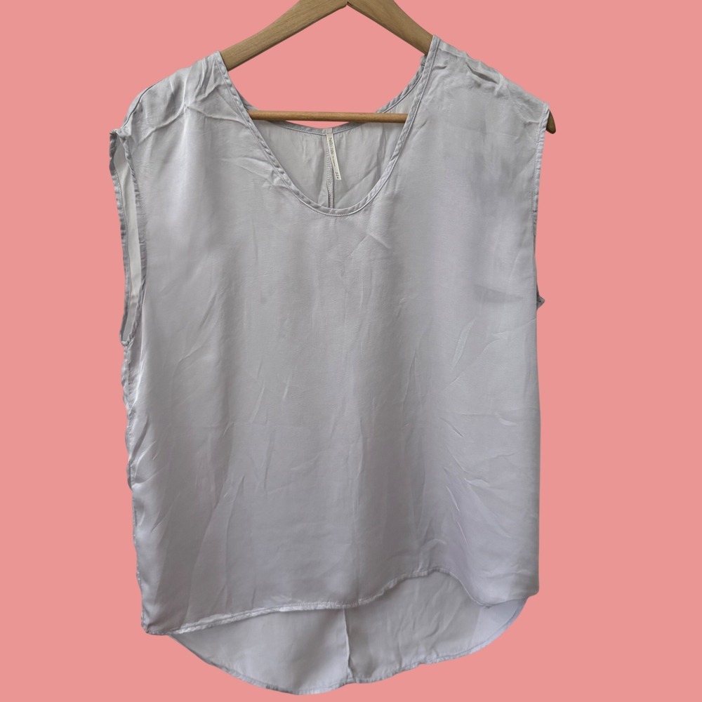 Hello Nite Blouse Medium Lavender Grey Sleeveless V-Neck High-Low Hem Silky Top